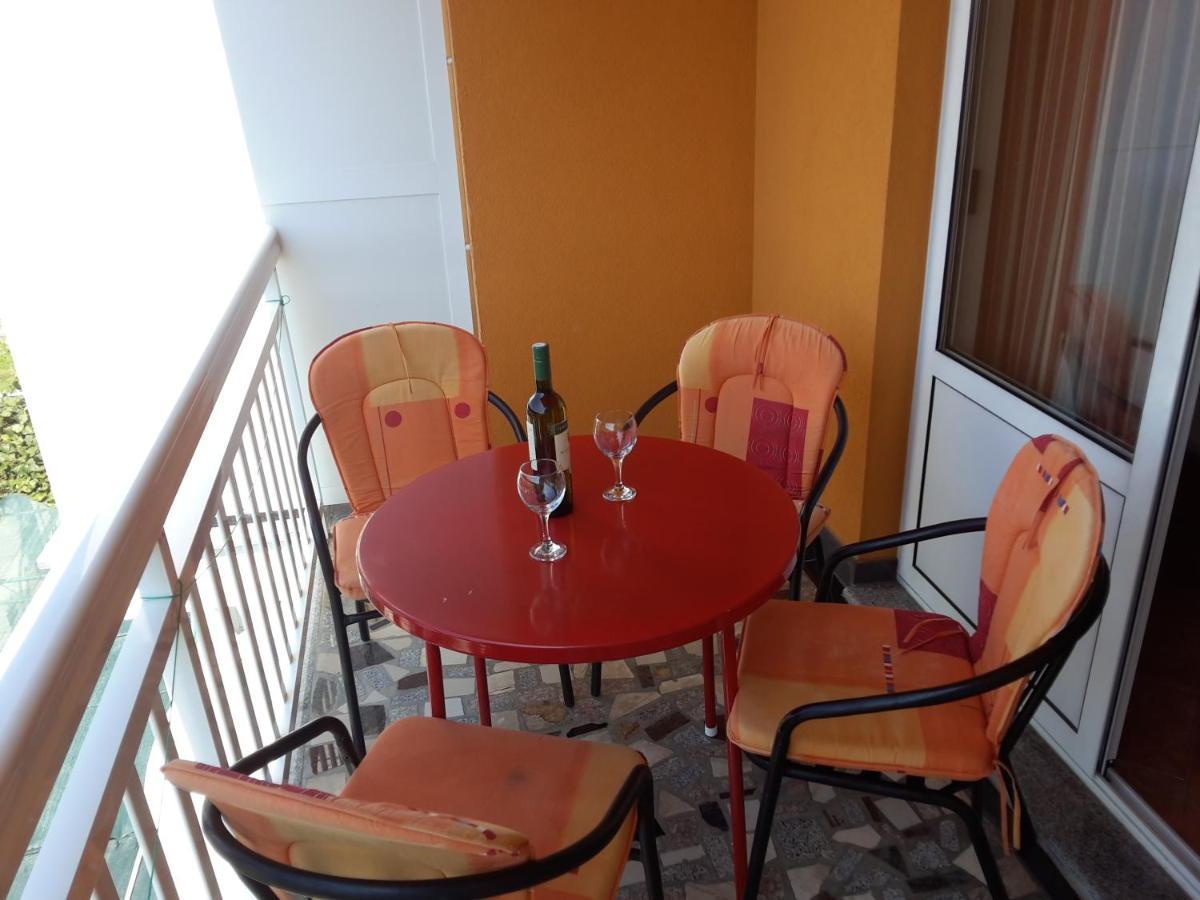 Apartments By The Sea Gradac, Makarska - 13681 Exteriör bild