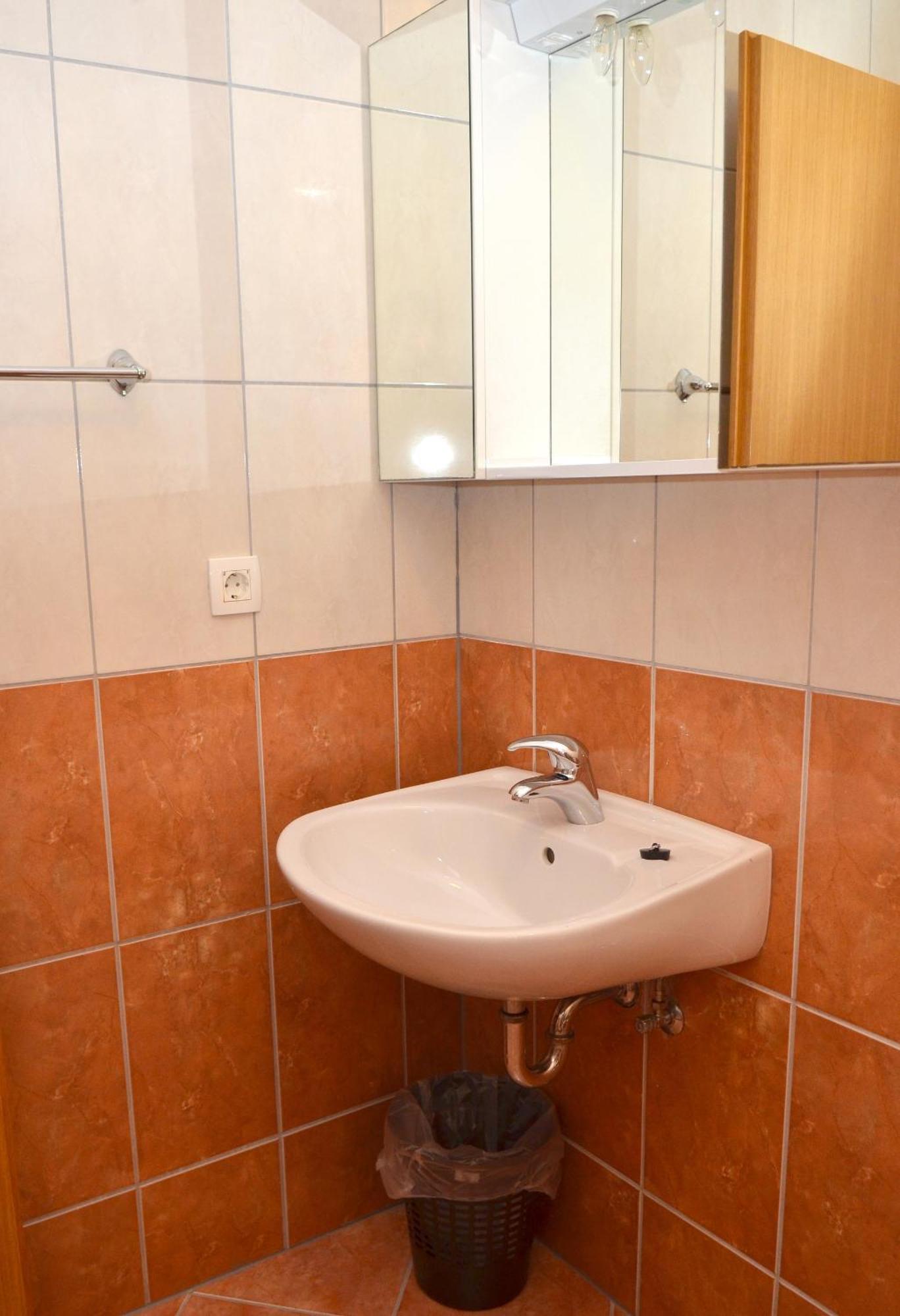 Apartments By The Sea Gradac, Makarska - 13681 Rum bild