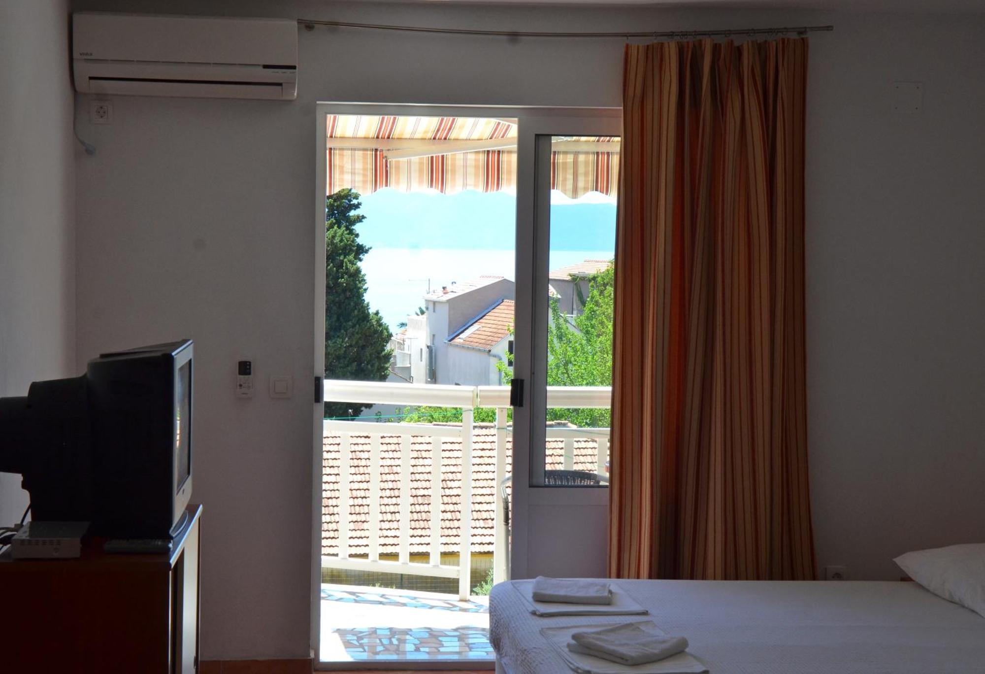 Apartments By The Sea Gradac, Makarska - 13681 Rum bild